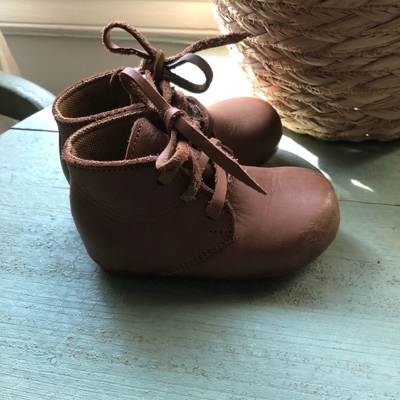 Adelisa and co. - Picture 1 of 3